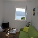 Bay * 斯拉诺