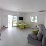 Bay *
