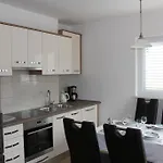 Bay * סלאנו