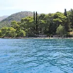 Bay *