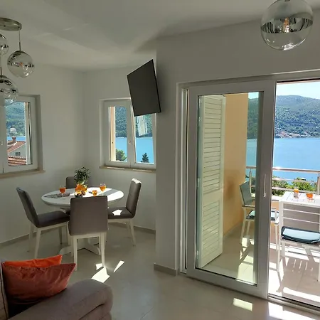 Bay Apartment *