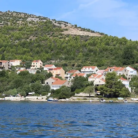 Bay * Slano