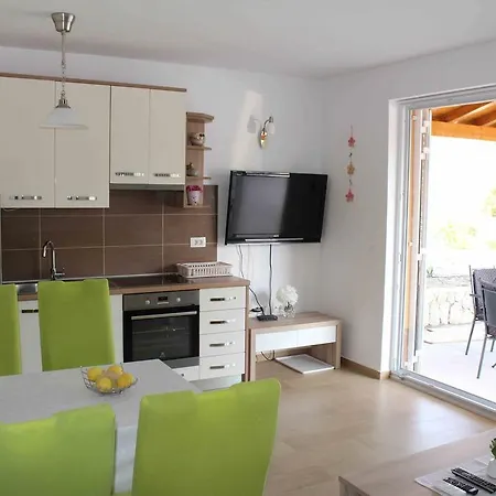 Bay Apartment