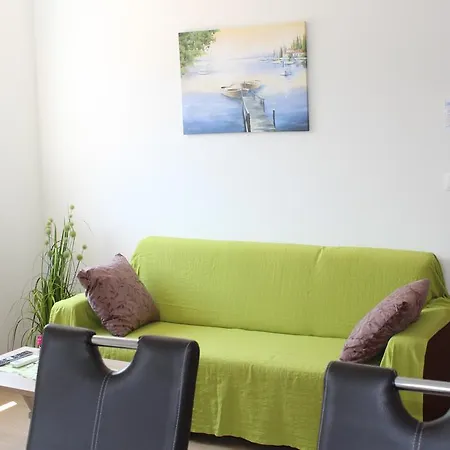 Apartment Bay *