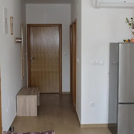 Apartment Bay *